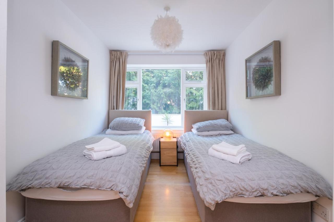 Modern Apt Near Gardens With Large Decking Area - Vivre Retreats Bournemouth Exterior photo