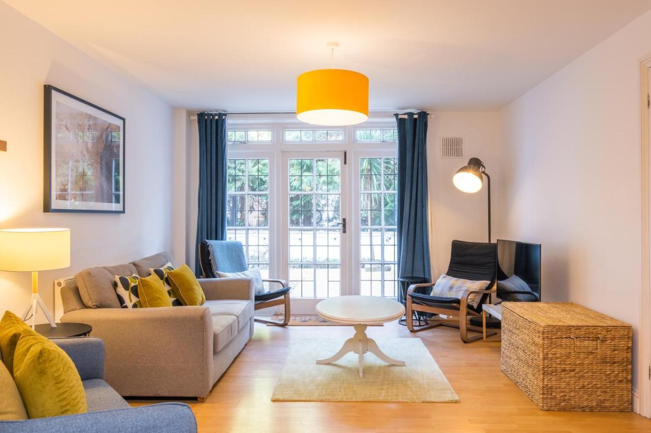 Modern Apt Near Gardens With Large Decking Area - Vivre Retreats Bournemouth Exterior photo